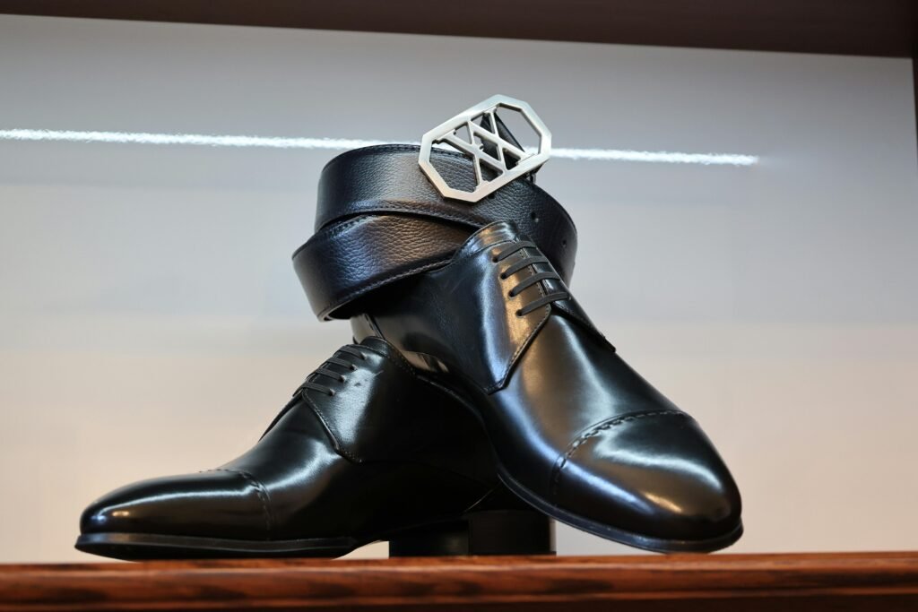 Men's belt and shoes